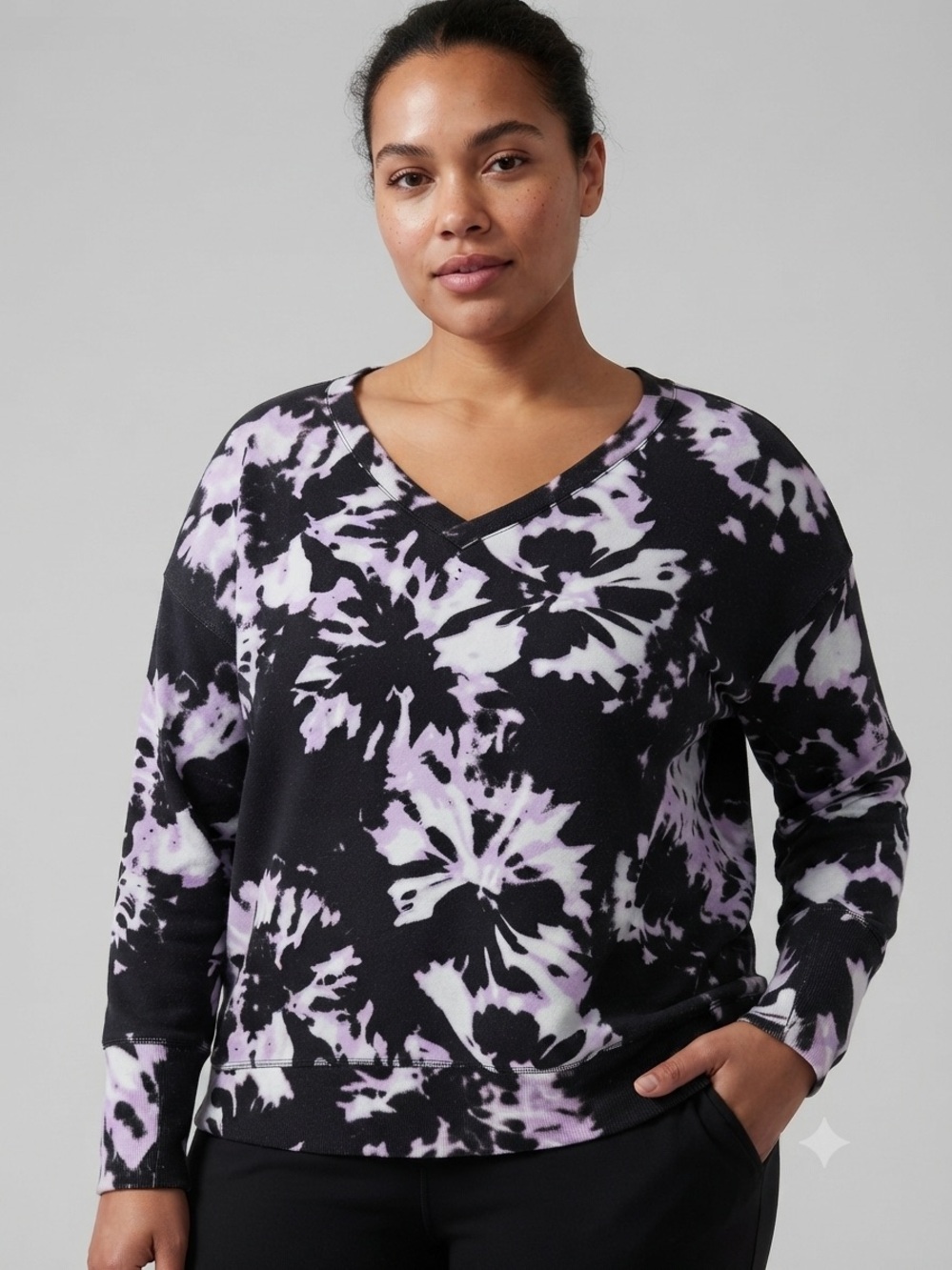ATHLETA Coaster Luxe Printed V-Neck Top L 24” p2p Black/White/Lavender $79 EUC